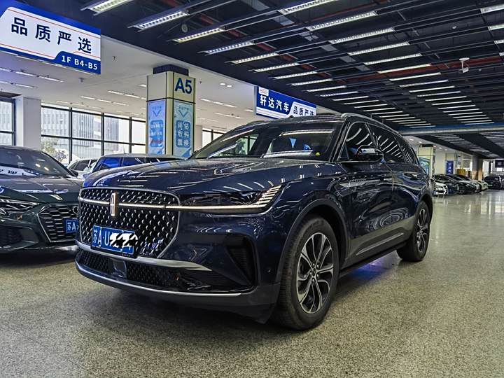 Navigator 2023 2.0T four-wheel drive Zunyi version