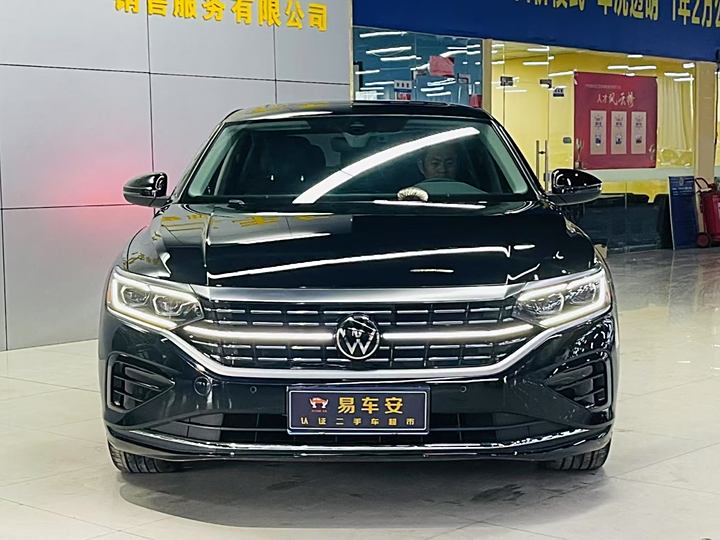 Passat 2022 330TSI Deluxe Edition