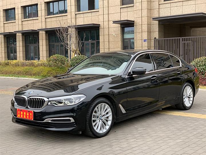 BMW 5 Series 2020 530Li Leading Deluxe Set