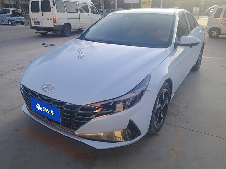 Elantra 2022 1.5L CVT LUX Premium Edition