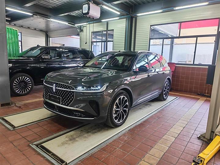 Navigator 2023 2.0T four-wheel drive Zunrui version