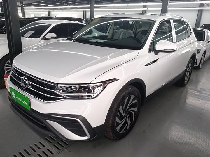 Tiguan L 2023 300TSI automatic two-wheel drive smart version