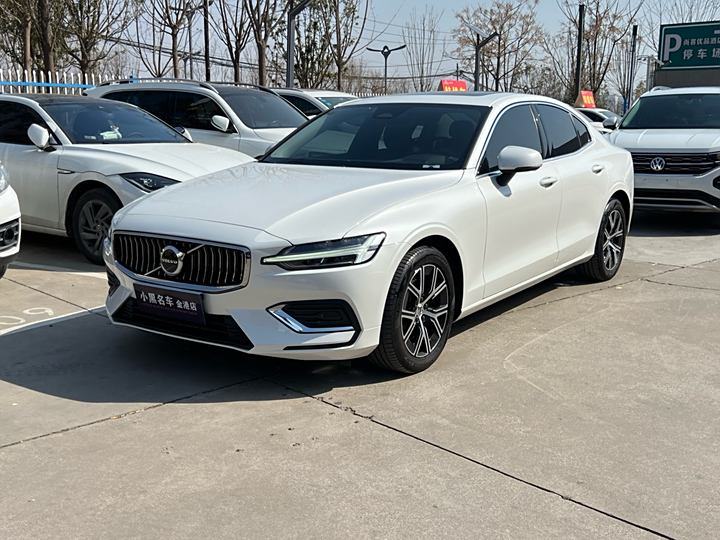 Volvo S60 2023 B4 Zhiyi Deluxe Edition