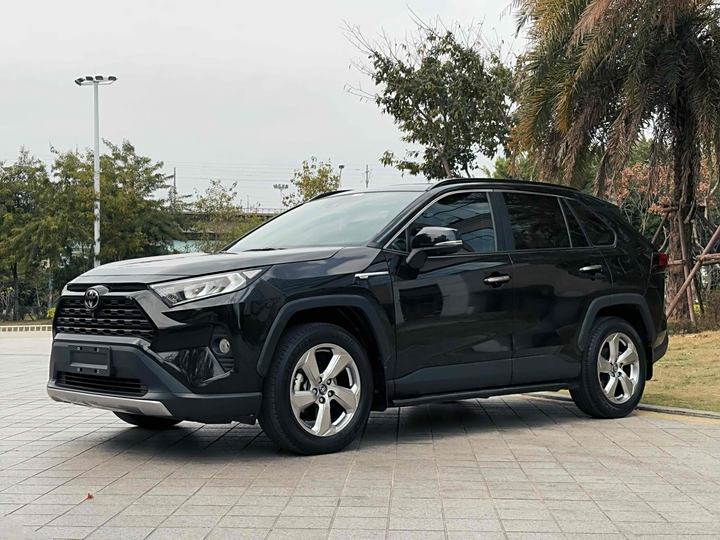 RAV4 Rongfang 2021 2.0L CVT two-wheel drive fashion version
