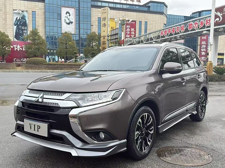 Outlander 2020 2.0L Two-wheel drive enjoyment version 5 seats