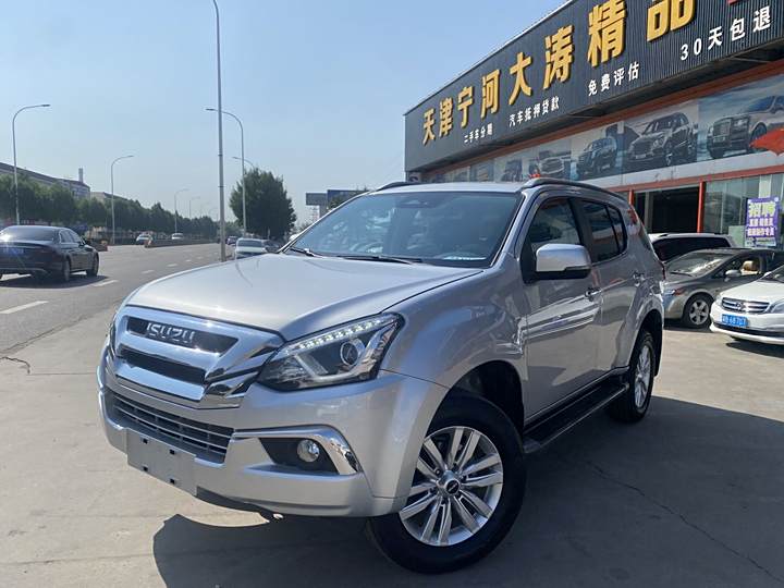 mu-X Duyouxia 2022 model 2.0T gasoline automatic two-wheel drive Jinyue model 5 seats