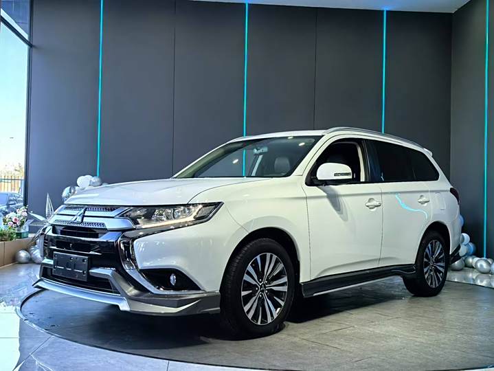 Outlander 2021 2.0L Two-wheel drive enjoyment version 5 seats