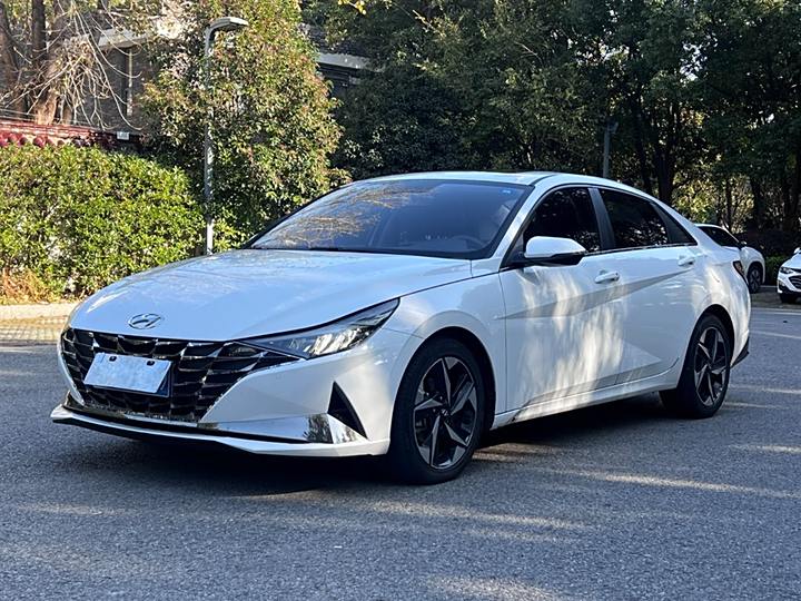 Elantra 2022 1.5L CVT GLS Leading Edition