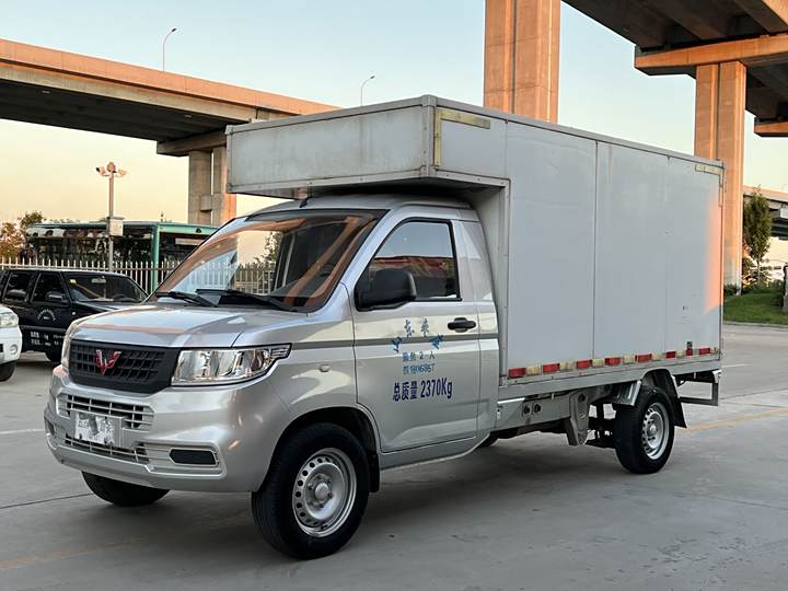 Wuling Rongguang new card 2019 model 1.8L single row LJ479QE2