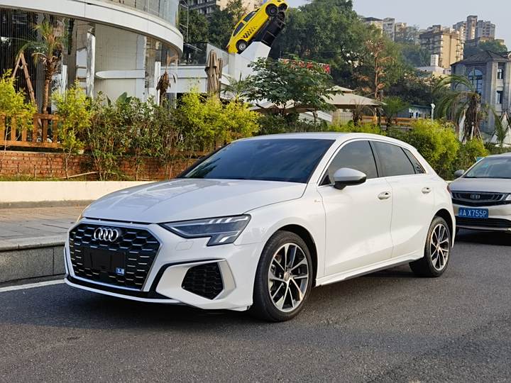 Audi A3 2021 SportBack 35 TFSI is aggressive to elegant