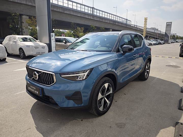 Volvo XC40 2023 B4 Four-wheel drive Zhiyuan Deluxe Edition
