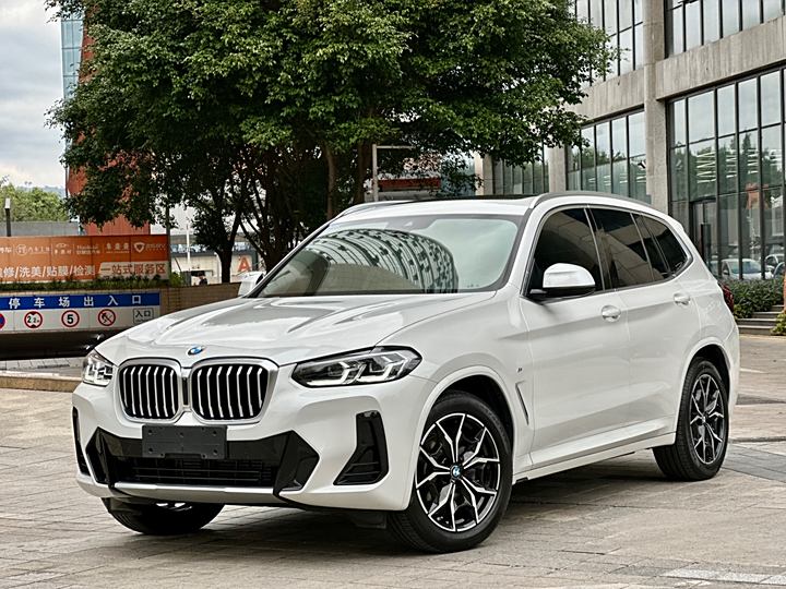BMW X3 2022 facelifted xDrive25i M sports suit