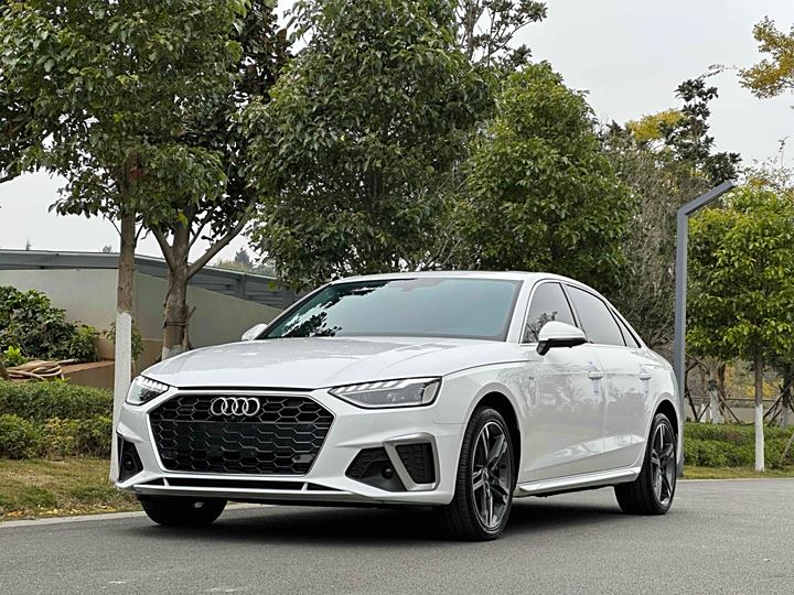 Audi A4L 2020 40 TFSI Quattro luxury dynamic type