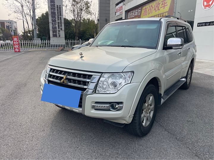 Pajero (imported) 2019 model 3.0L automatic standard version