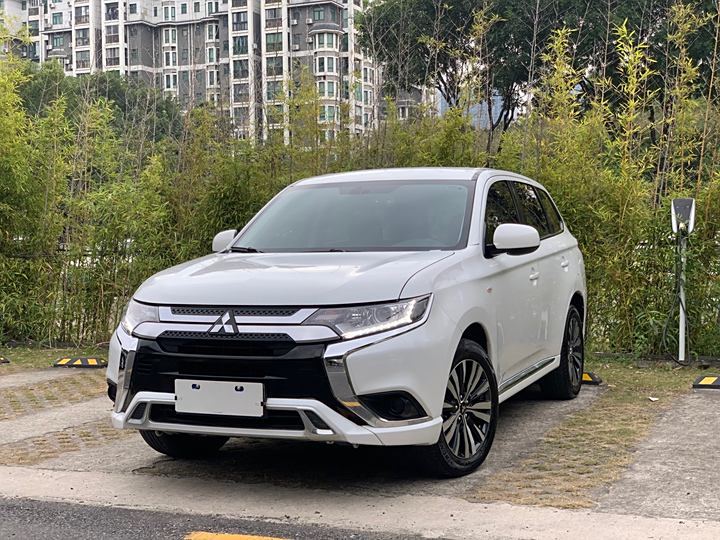 Outlander 2021 2.0L two-wheel drive smooth version 5 seats