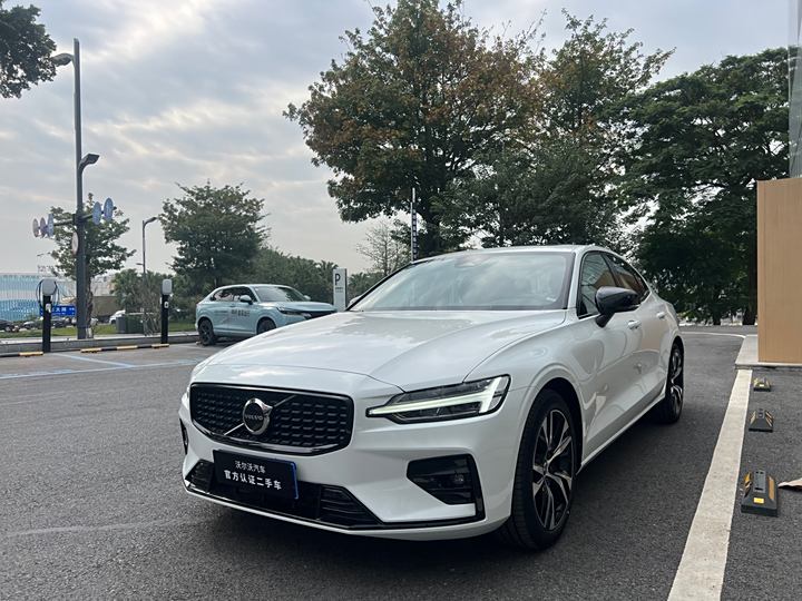 Volvo S60 2024 B5 Zhiya Sports Edition