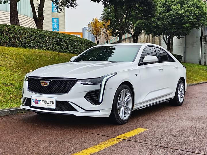 Cadillac CT4 2022 28T Fashion Model