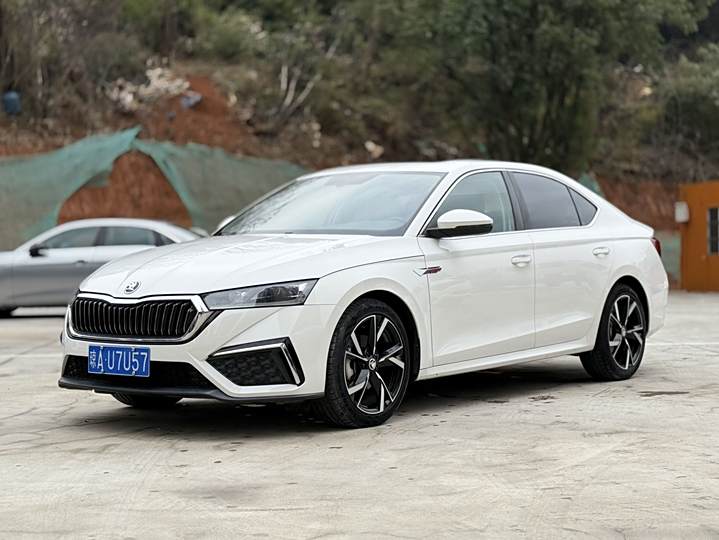 Octavia 2021 PRO TSI280 DSG Deluxe Edition