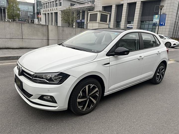 Polo 2023 model facelift Plus 1.5L automatic trendy smart version