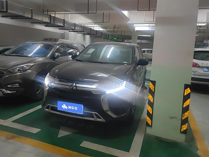 Outlander 2021 2.0L two-wheel drive smooth version 5 seats