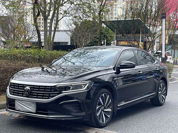 Passat 2022 330TSI Deluxe Edition