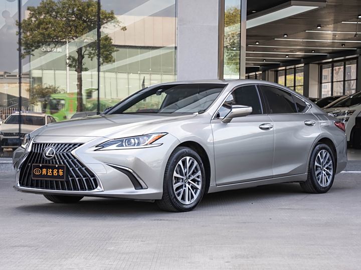 Lexus ES 2022 300h Excellent Edition