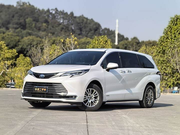 Sina SIENNA 2021 2.5L Hybrid Premium Edition