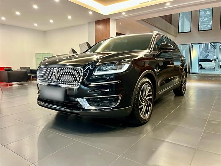 Navigator (imported) 2020 model 2.0T four-wheel drive Zunya version