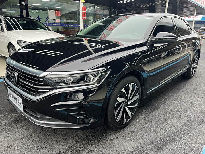 Passat 2023 330TSI Deluxe Edition