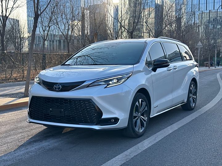 Sina SIENNA 2021 2.5L Hybrid Premium Edition
