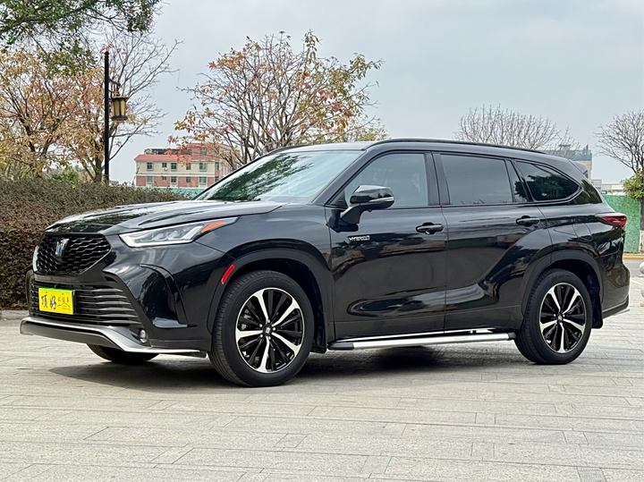Crown Land 2023 2.5L HEV four-wheel drive luxury version