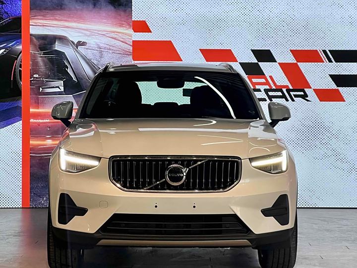 Volvo XC40 2023 B4 Four-wheel drive Zhiyuan Deluxe Edition