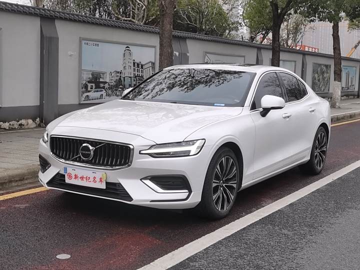 Volvo S60 2023 B4 Zhiyuan Deluxe Edition