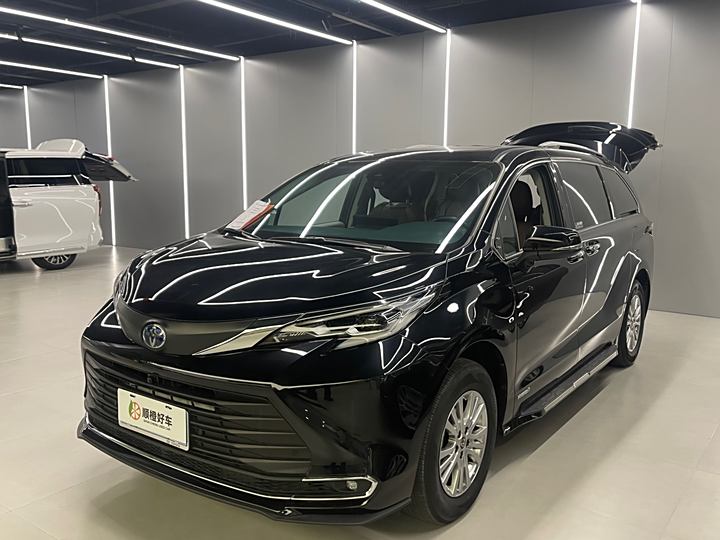 Sina SIENNA 2021 2.5L Hybrid Comfort Edition