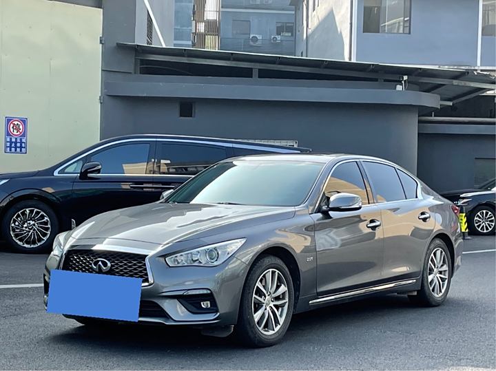 Infiniti Q50L 2018 2.0T Comfort Edition Guo VI