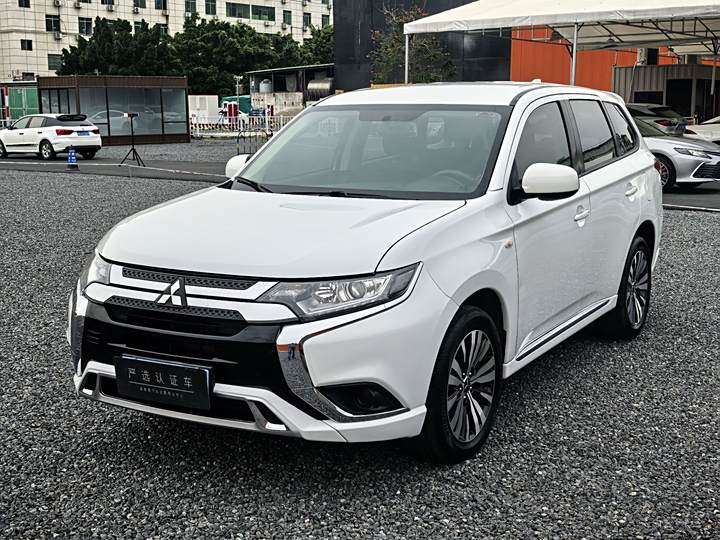 Outlander 2021 2.0L two-wheel drive smooth version 5 seats