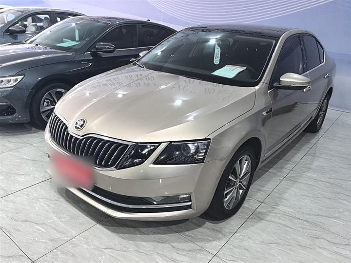 Octavia 2020 TSI230 DSG Smart Deluxe Edition