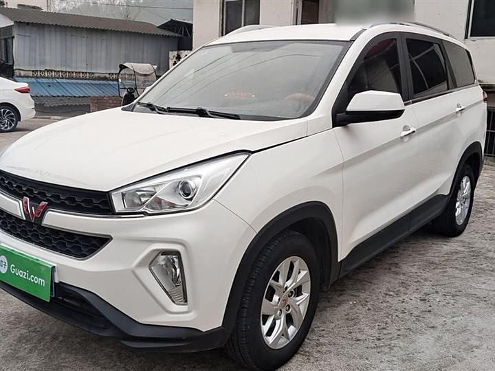 Wuling Hongguang S3 2019 model 1.5L manual luxury model Guo VI