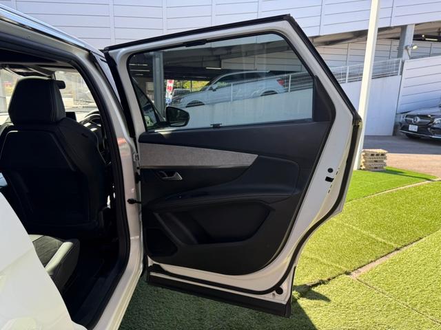 PEUGEOT 5008 GT BLUE HDI