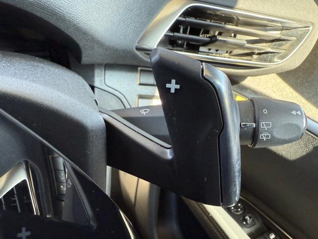 PEUGEOT 5008 GT BLUE HDI