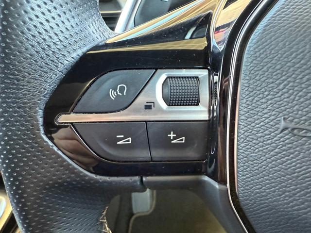 PEUGEOT 5008 GT BLUE HDI