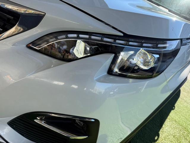 PEUGEOT 5008 GT BLUE HDI
