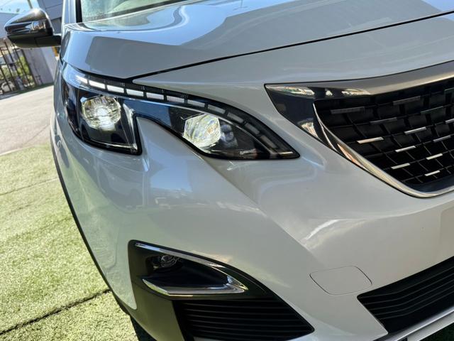 PEUGEOT 5008 GT BLUE HDI