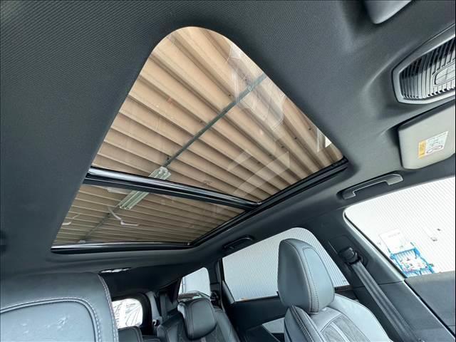 PEUGEOT 5008 GT BLUE HDI