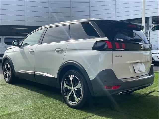 PEUGEOT 5008 GT BLUE HDI