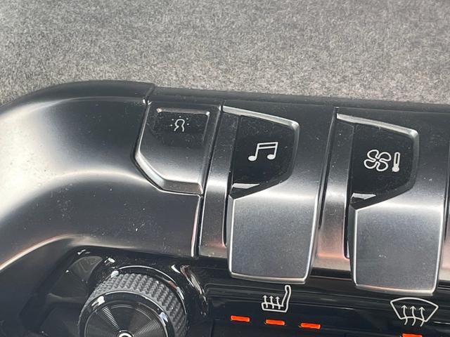 PEUGEOT 5008 GT BLUE HDI