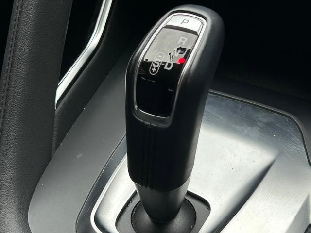 JAGUAR E-PACE BASE GRADE 180PS