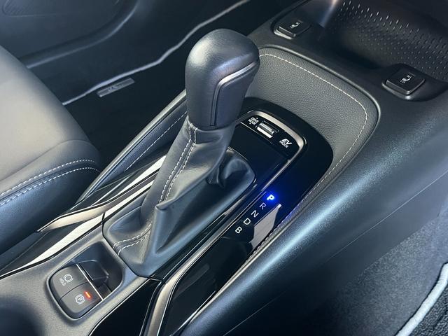 TOYOTA COROLLA TOURING HYBRID WxB