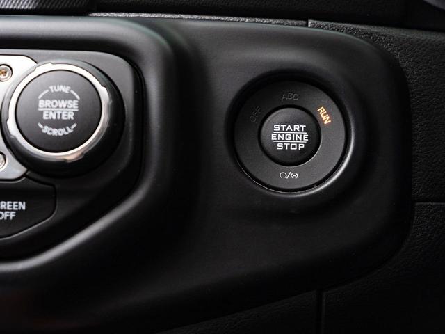CHRYSLER JEEP JEEP WRANGLER UNLIMITED SAHARA