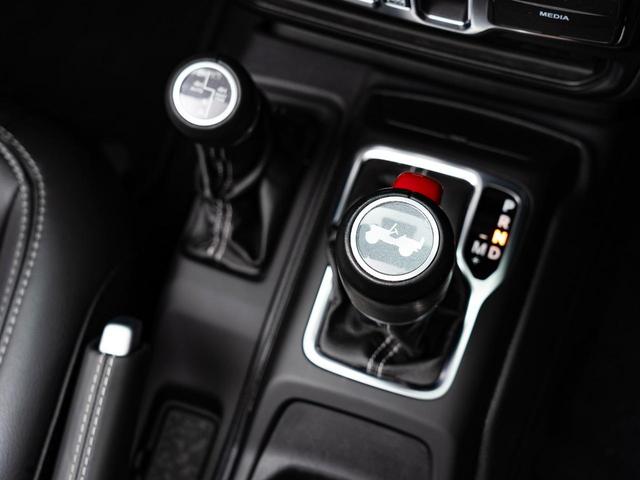 CHRYSLER JEEP JEEP WRANGLER UNLIMITED SAHARA